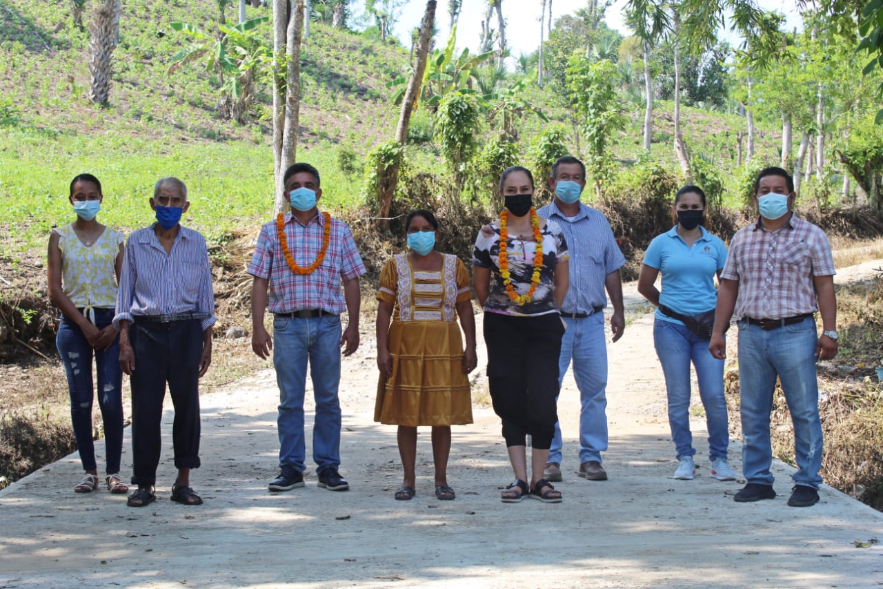 Alcaldesa inaugura rehabilitación del camino Tepetatipan – Cacalaca