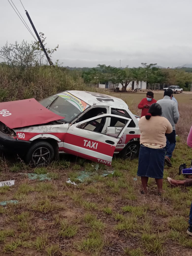 Accidente de Taxi 160, 4 lesionados en Tantoyuca.