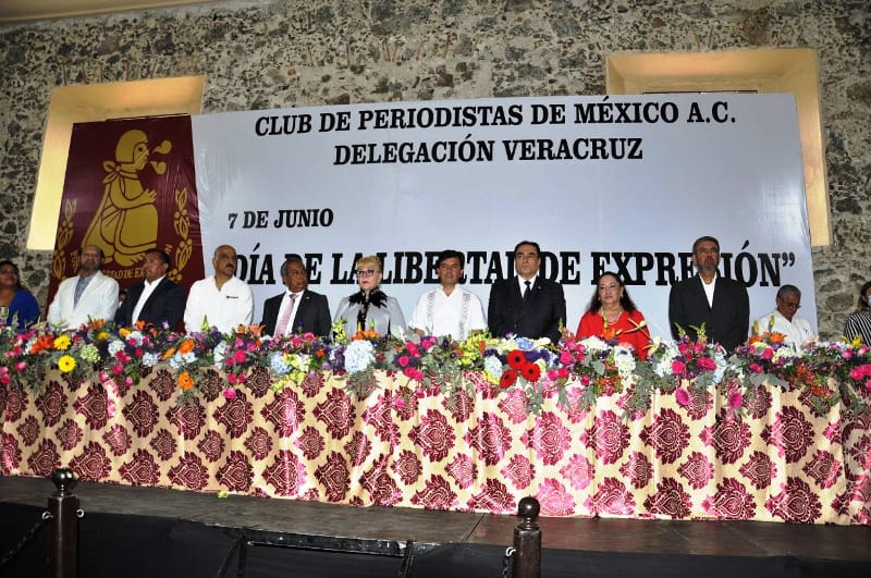 ENTREGA DE RECONOCIMIENTOS EN EL DÍA DE LA LIBERTAD DE EXPRESIÓN, DEL CLUB DE PERIODISTAS DE MÉXICO, EN XALAPA