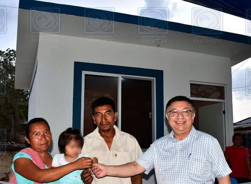 Alcalde JGA hace entrega de cuartos dormitorio en la comunidad Pensador Mexicano