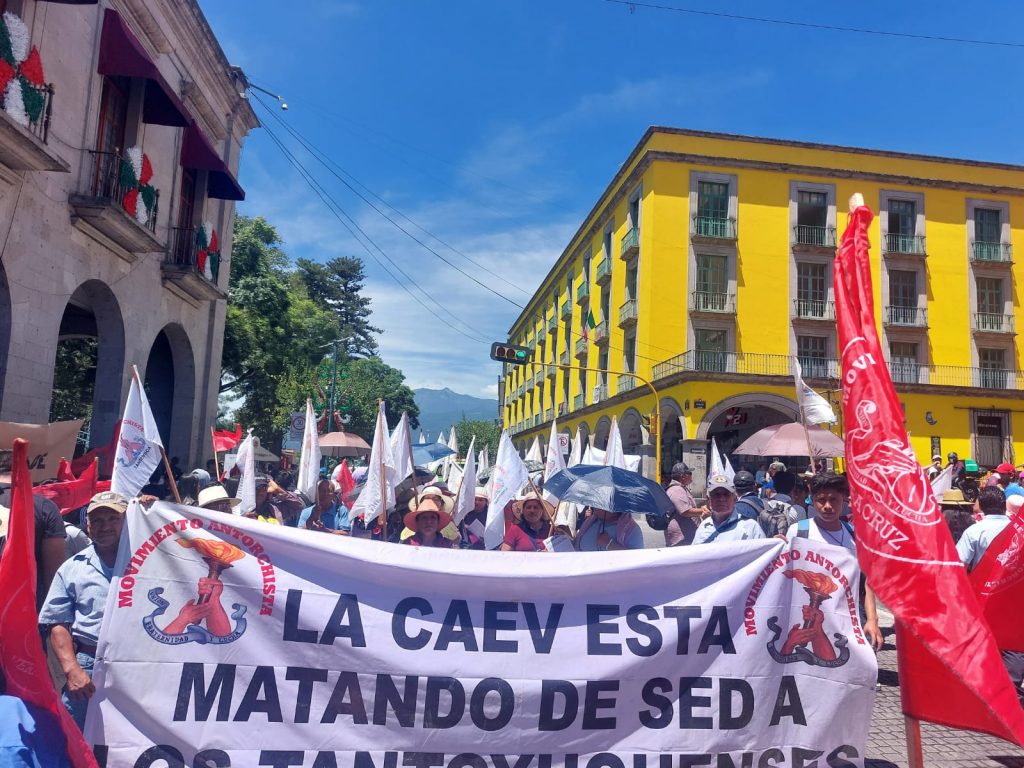 Miles de antorchistas protestan contra corrupción del gobierno de Cuitláhuac García
