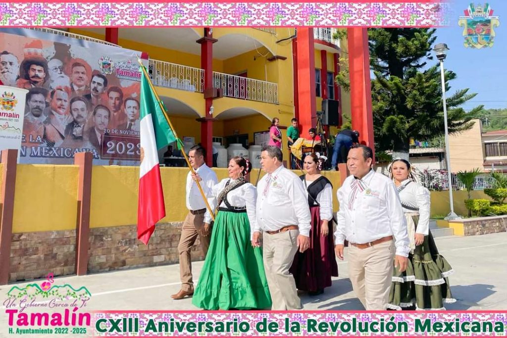 Desfile del 113 aniversario de Revolución Mexicana una labor de reconocer de todos los planteles educativos.